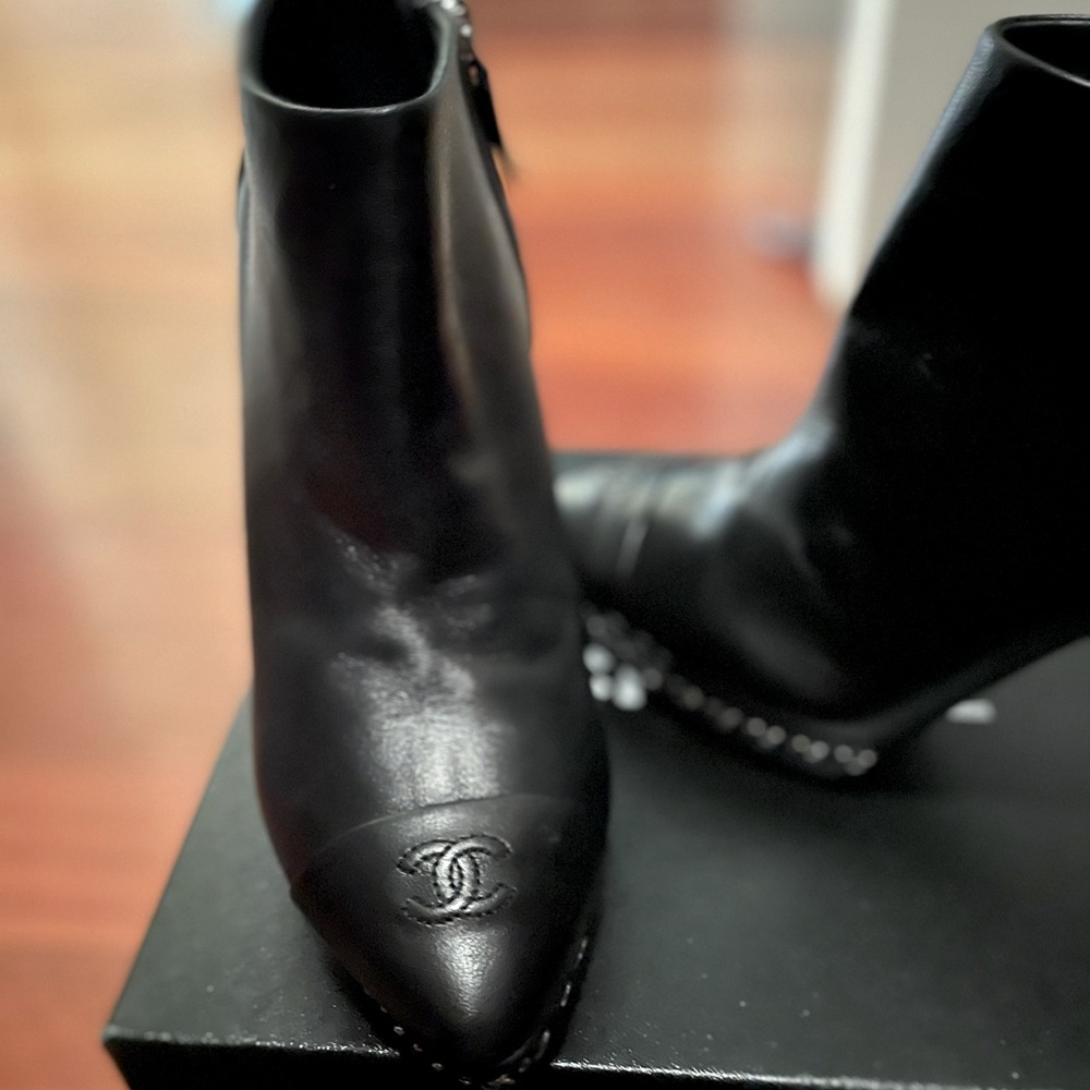 Chanel boot